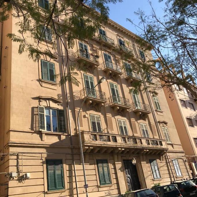 Bibi Appartamento A Due Passi Dal Tribunale Centro Palermo Buitenkant foto